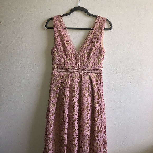 Romeo & Juliet Couture Double-V Lace Midi Dress - Picture 3 of 13